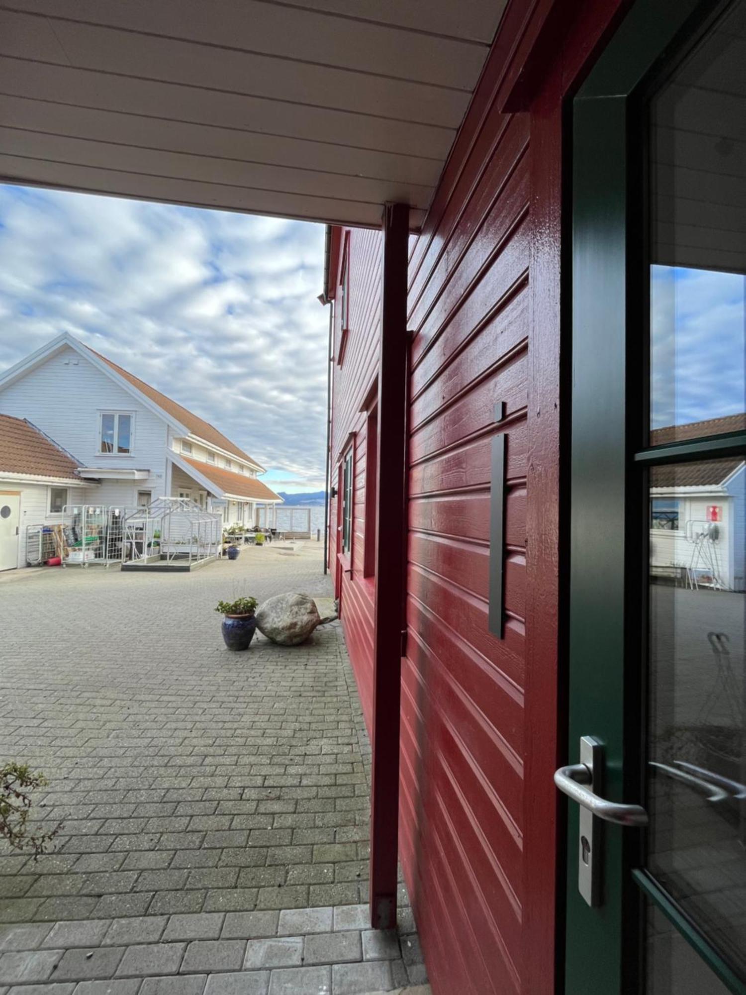 Sjoberg Hotell Og Ferie Leiligheter Osthusvik Exterior photo