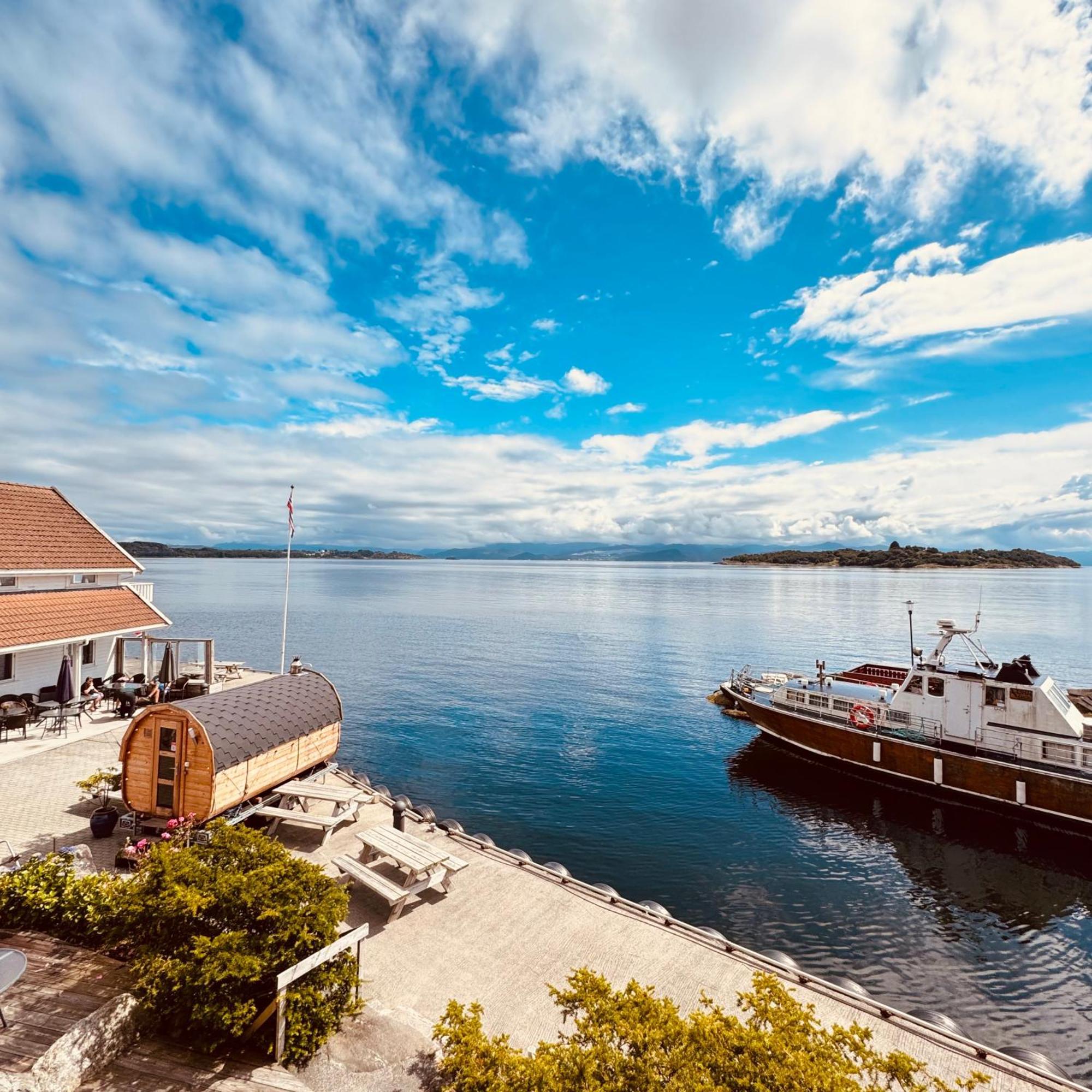 Sjoberg Hotell Og Ferie Leiligheter Osthusvik Exterior photo