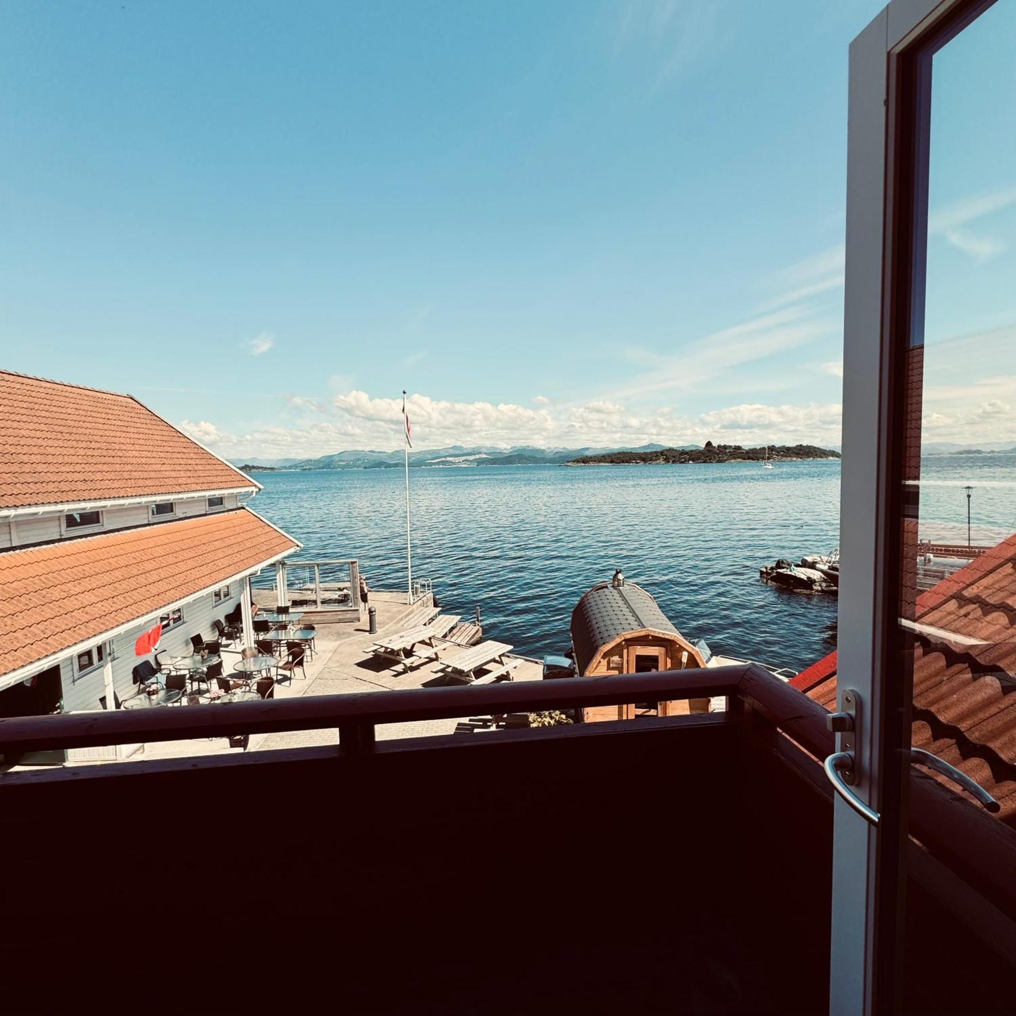 Sjoberg Hotell Og Ferie Leiligheter Osthusvik Exterior photo