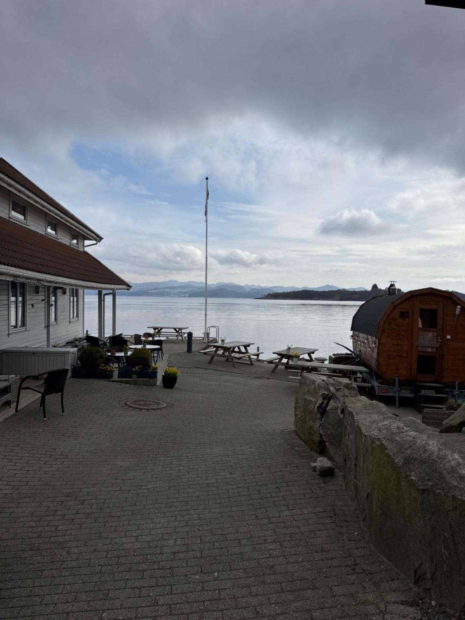 Sjoberg Hotell Og Ferie Leiligheter Osthusvik Exterior photo